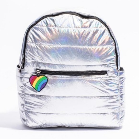 Mochila Puff con corazon arcoiris